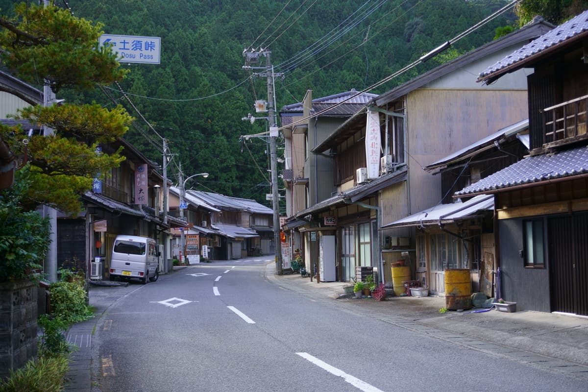 徳島県美馬市から国道492号線を通り、ヨサク沿いの集落を巡る（２/２）